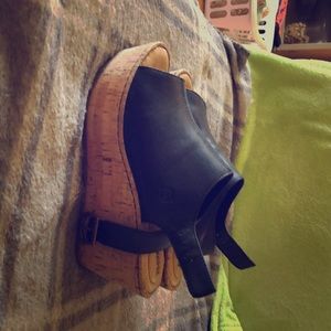 Born leather sandals